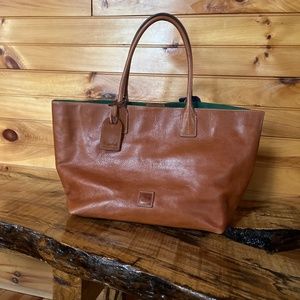 Dooney & Bourke medium russel handbag